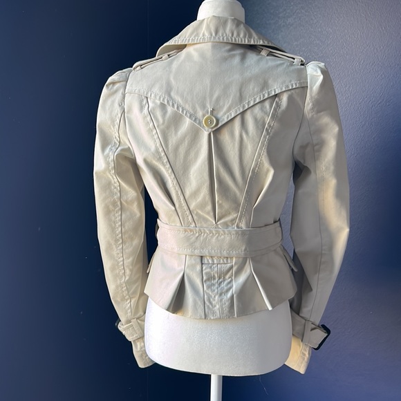 **SOLD** BCBGMaxazria Cropped Tan Belted Trench Coat Jacket - Picture 4 of 10